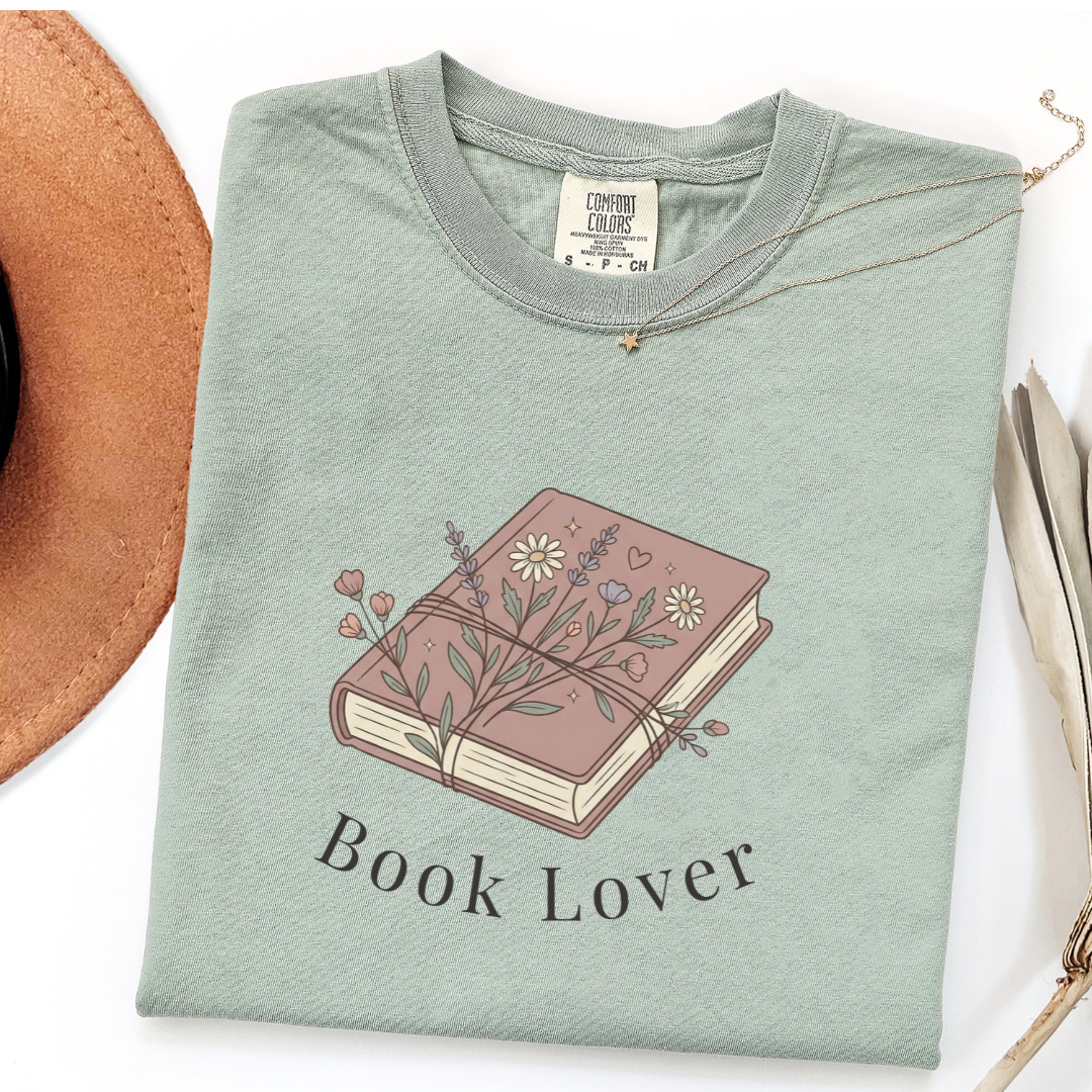 Book Lover T-shirt